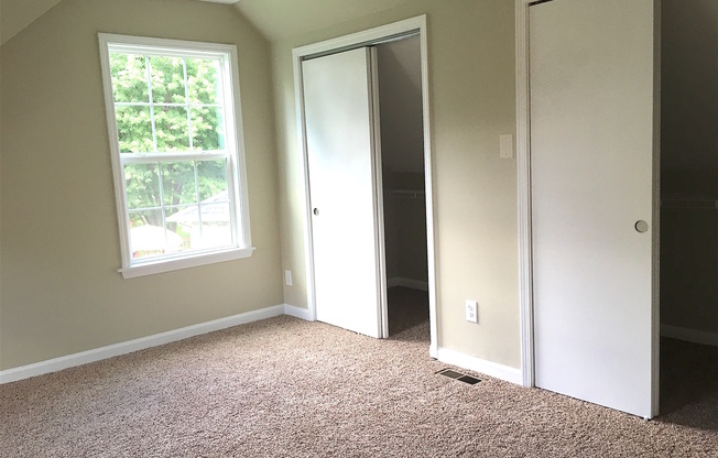 3 beds, 2 baths, $1,605