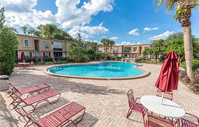Fantastic 1 /1 x Rent @ Winter Park's Four Seasons Condominium by Rollins College and Advent Hospital !