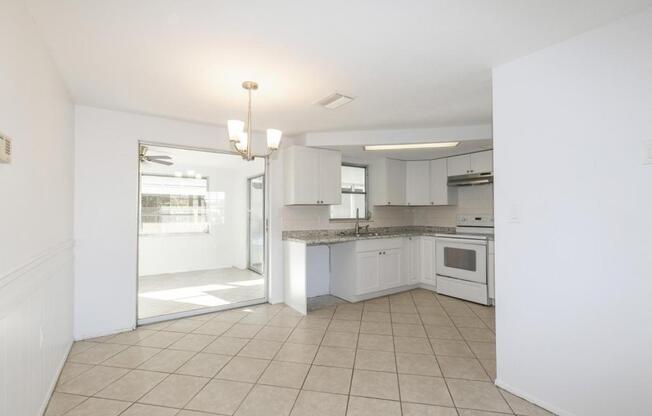1131 DARTMOUTH DR