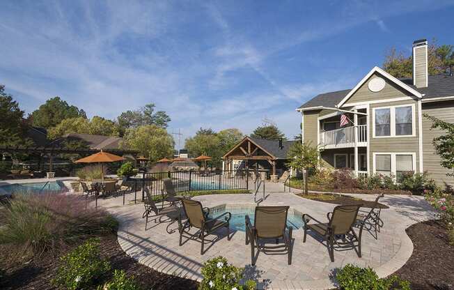 Duluth Apartments on Boggs Rd with Decks for Sunbathing