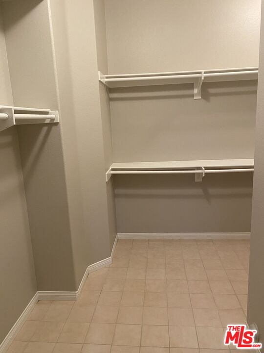 732 PALISADES DR