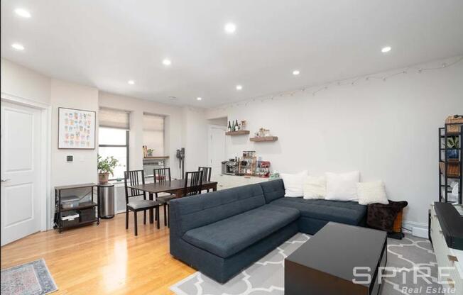 105 BENNETT AVE