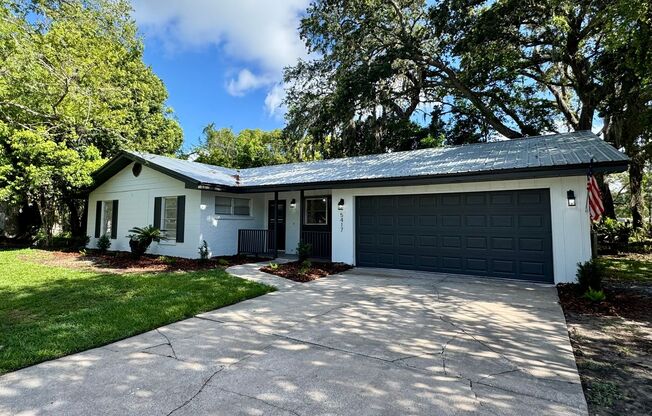 3 Bedroom , 2 Bath home with office!