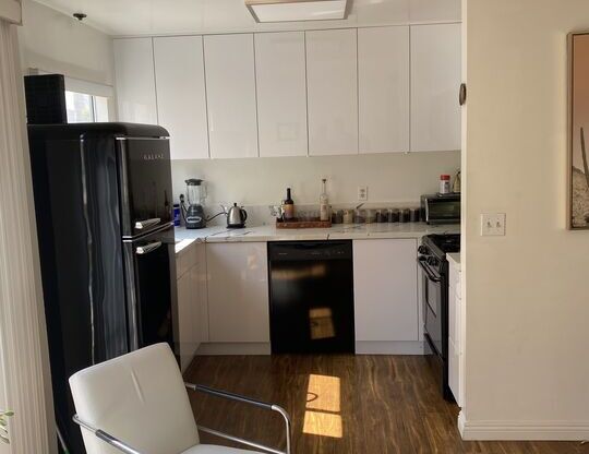 1 bed, 1 bath, 600 sqft, $2,500, Unit 102