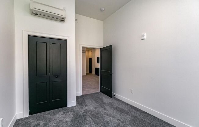 2 beds, 1 bath, 985 sqft, $1,150, Unit Dows Building - 314