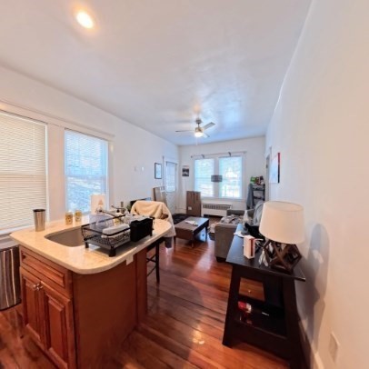 436 WAVERLEY OAKS RD