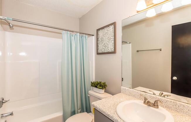 2 beds, 2 baths, 978 sqft, $1,049