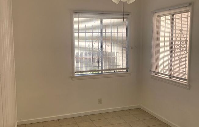 1 bed, 1 bath, 550 sqft, $1,595, Unit A