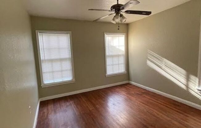 3 beds, 1 bath, $1,200, Unit 1