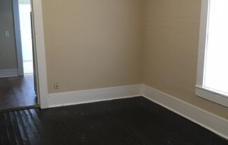 1 bed, 1 bath, $650, Unit 104A N Division