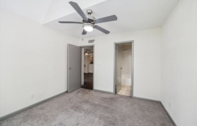 2 beds, 2 baths, 800 sqft, $1,595, Unit 3121