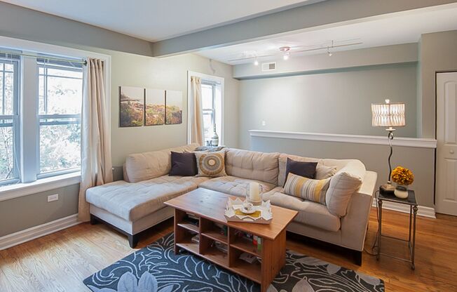 2 beds, 2 baths, 1,140 sqft, $2,995, Unit 3810S-1E