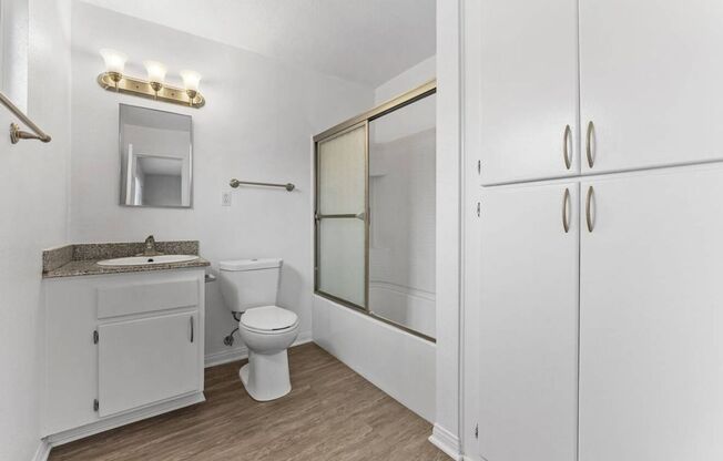 1 bed, 1 bath, 700 sqft, $2,010, Unit 219-31