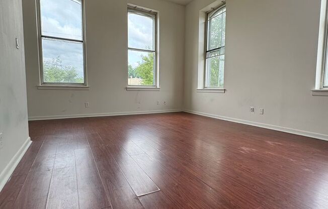 Studio, 1 bath, 650 sqft, $975, Unit 402