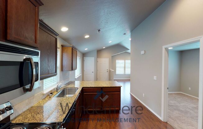 3 beds, 2 baths, 1,064 sqft, $1,695, Unit chin294-1
