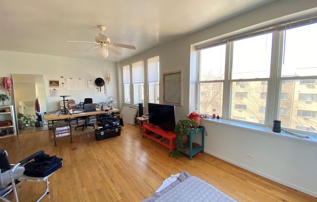 1 bed, 1 bath, 550 sqft, $1,695, Unit 5959-301