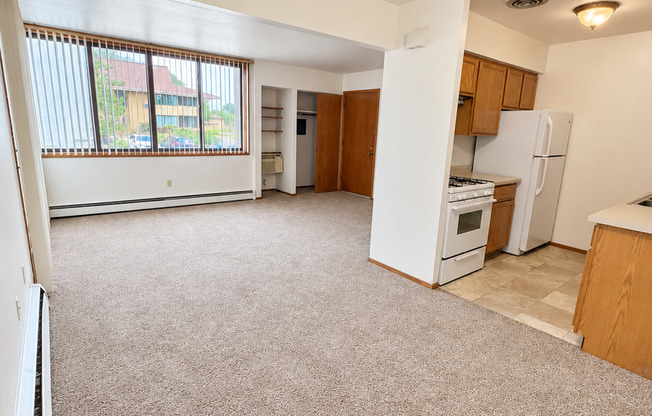 2 beds, 1 bath, 846 sqft, $1,299, Unit 7808 - 4
