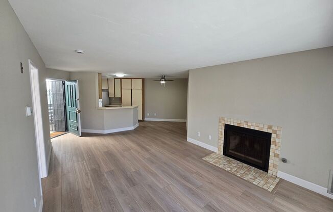 2/2 Condo in Mira Mesa with Easy Freeway Access