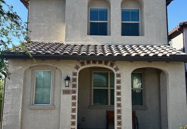 1906 S JESSE PL