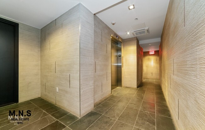 39 E 21 ST