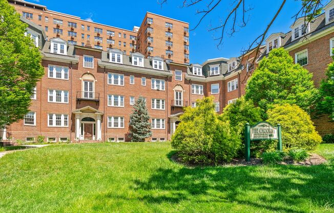 2 beds, 1 bath, 1,100 sqft, $1,725, Unit F1
