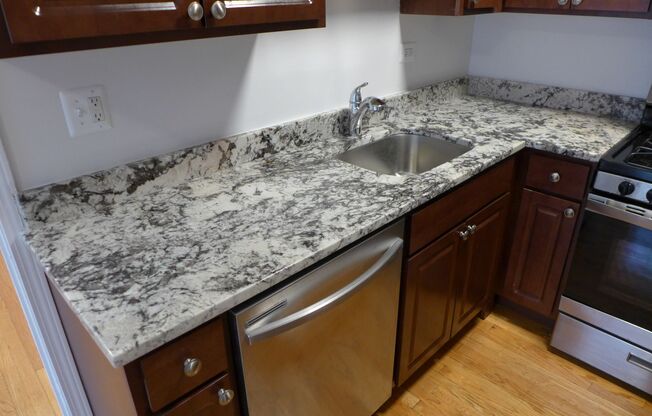 2 beds, 1 bath, 1,000 sqft, $1,850, Unit 305