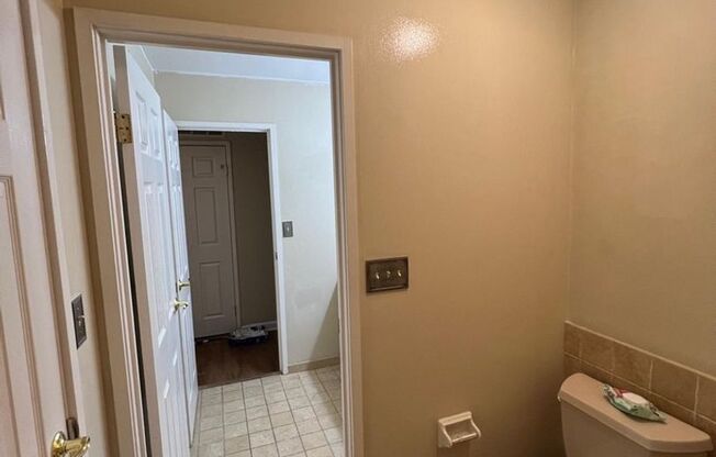 2 beds, 1 bath, $1,400