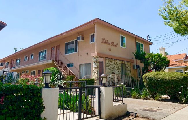 Savor Home-Sweet-Home Vibes in PASADENA: A Cozy Apartment Awaits!