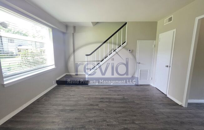 2 beds, 1 bath, 752 sqft, $995, Unit 1300-5