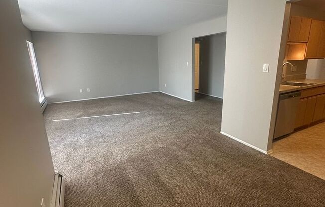 2 beds, 1 bath, 900 sqft, $1,345