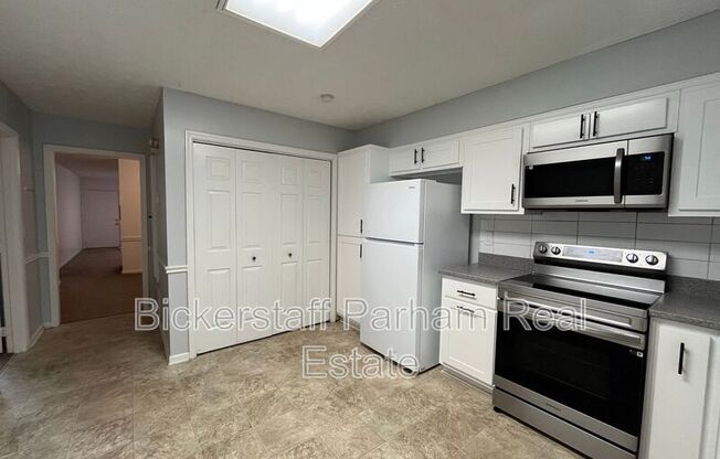 6323 OLDE TOWNE DR
