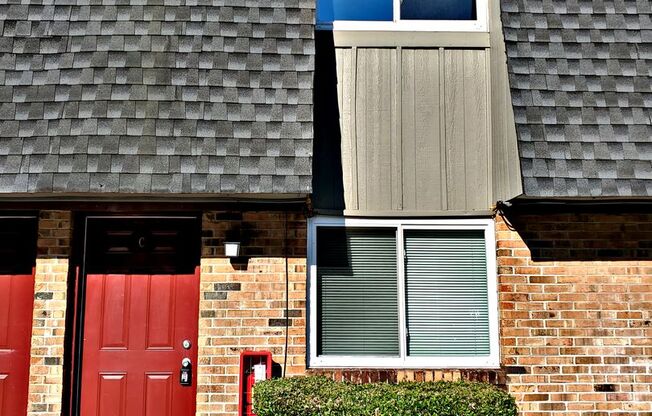 2 beds, 1.5 baths, 1,044 sqft, $900, Unit 9C