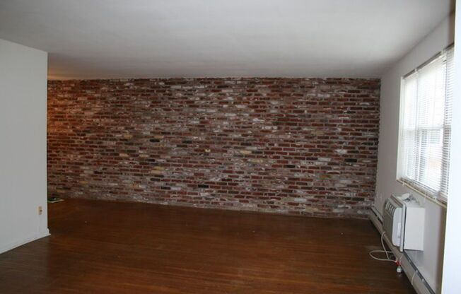 1 bed, 1 bath, 750 sqft, $1,425, Unit 00 - C-11
