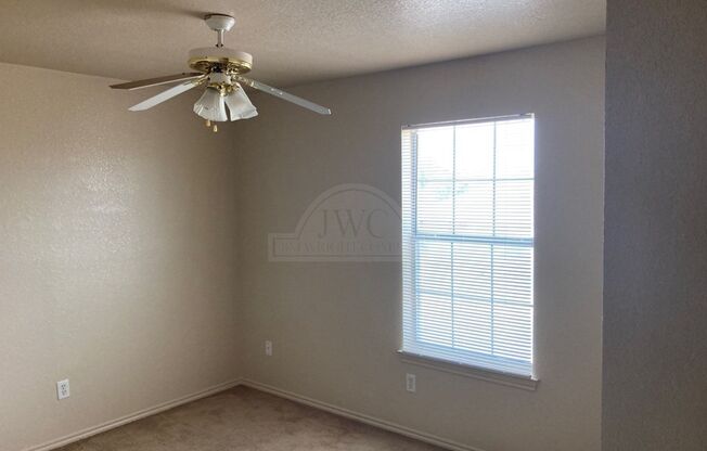 3 beds, 2 baths, $875, Unit 3307 Toledo Unit D