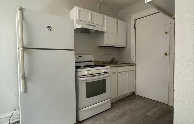 1 bed, 1 bath, 650 sqft, $850, Unit B-201