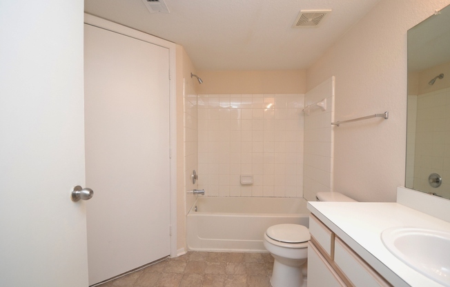 1 bed, 1 bath, $1,295, Unit # 214