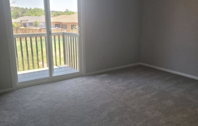 2 beds, 1 bath, $1,649