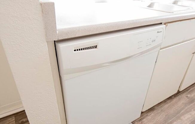 1 bed, 1 bath, 600 sqft, $1,125, Unit 09
