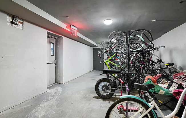1 bed, 1 bath, $3,350, Unit 417