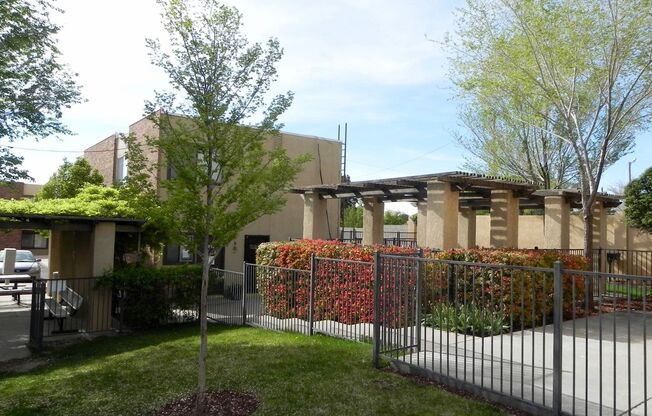 Lomas Townhouse Apartments