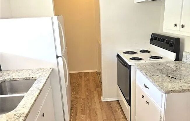 Move-in ready 3-bed, 1.5-bath Upstairs condo just minutes from downtown San Marcos and Texas State University!