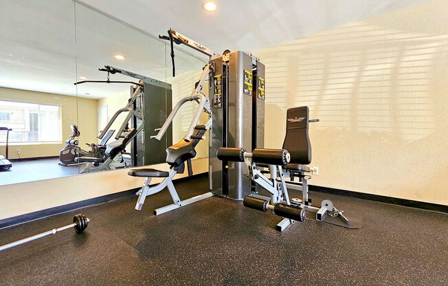 2 beds, 1 bath, $2,525, Unit 87