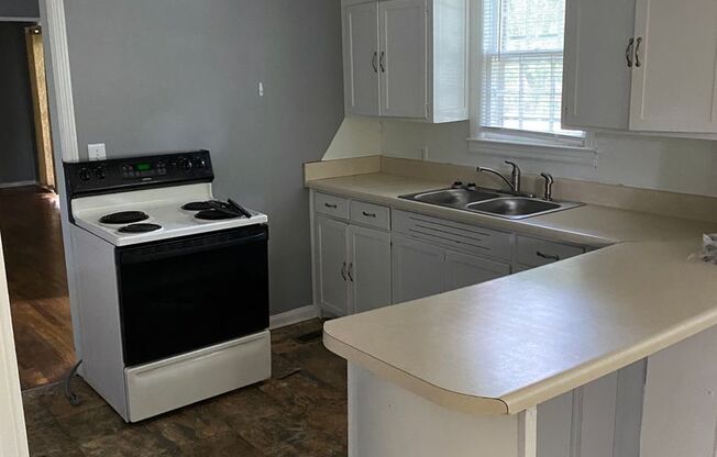 2 beds, 1 bath, $1,550