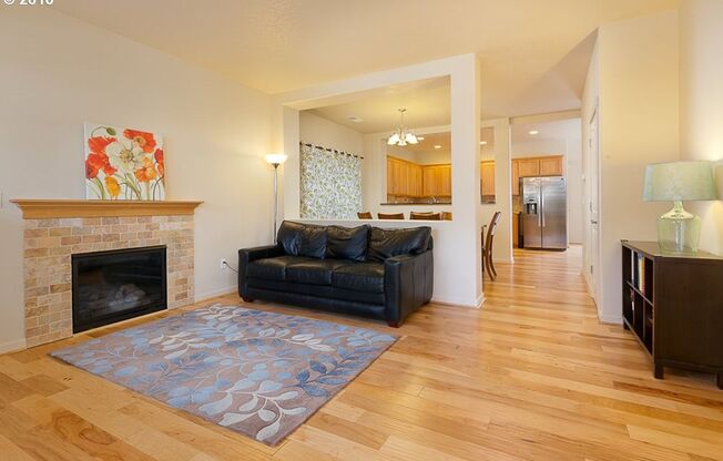 3 beds, 2.5 baths, $2,495
