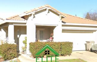 Charming 3 Bedroom, 2 Bath Home in Prime Sacramento Location – Move-In Ready!