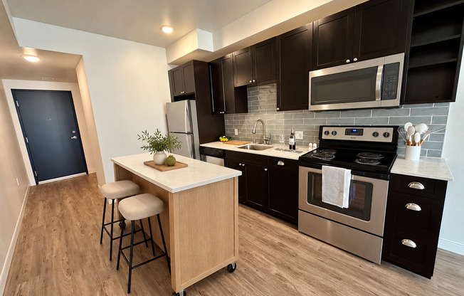 1 bed, 1 bath, 593 sqft, $2,150, Unit Unit 504
