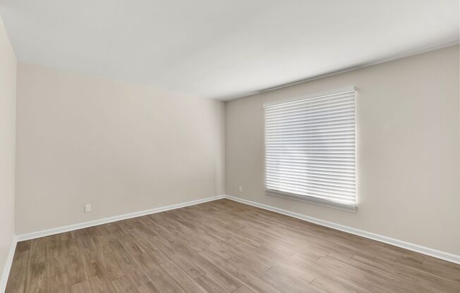 3 beds, 2 baths, 1,250 sqft, $2,800, Unit 101