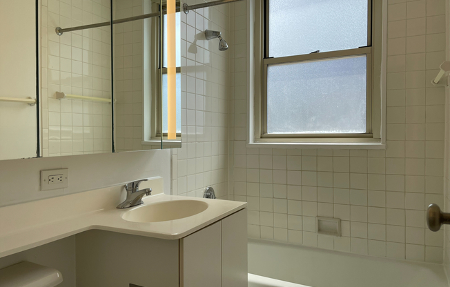 2 beds, 1 bath, $7,395, Unit 17B