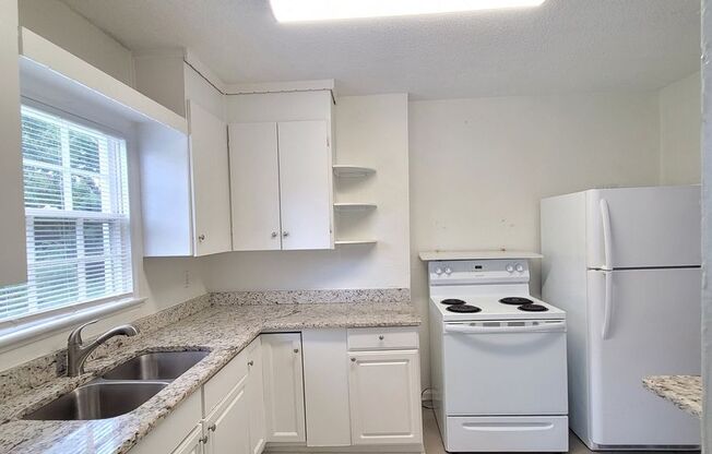 3 beds, 1 bath, $1,295