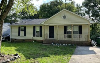 Traditional Ranch Home with 3 Bedrooms, 2 Baths in East Charlotte